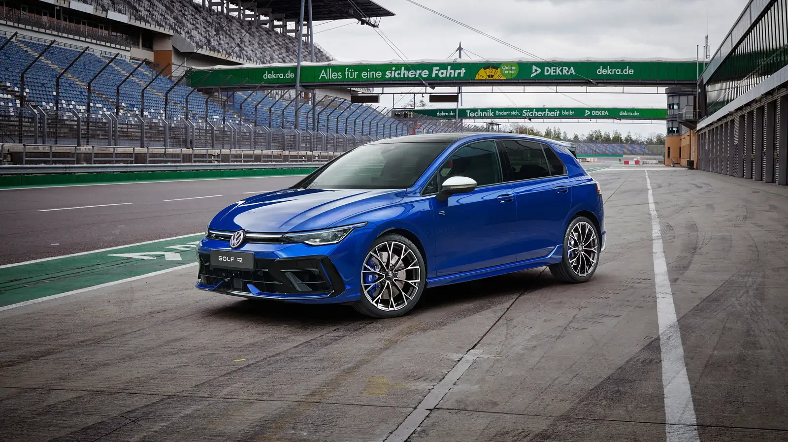 2025-Volkswagen-Golf-R-refresh-2-e1719339831568.webp.webp