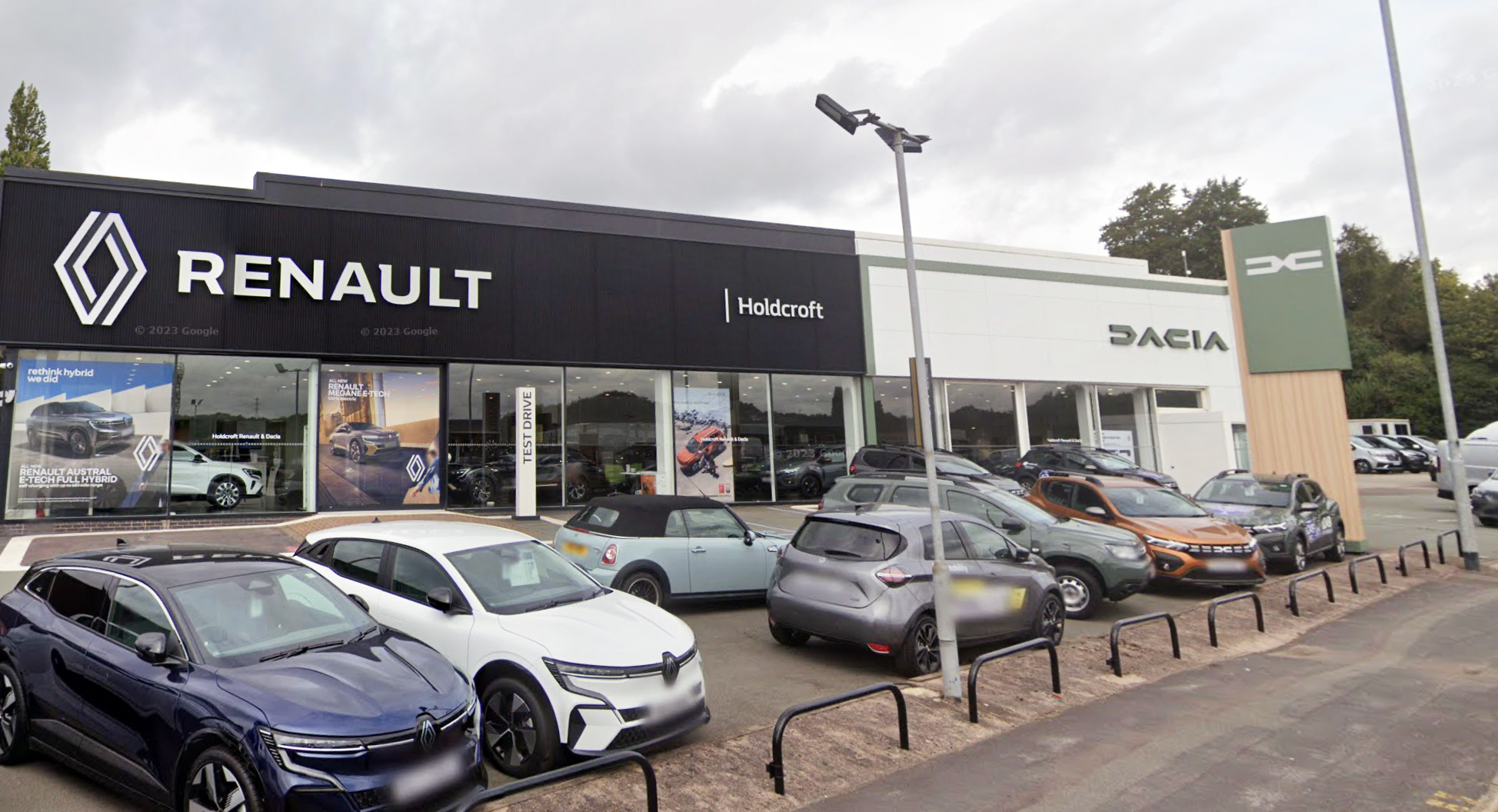 Holdcrofts-Renault-and-Dacia-showrooms-in-Hanley-Aug-2023.jpg