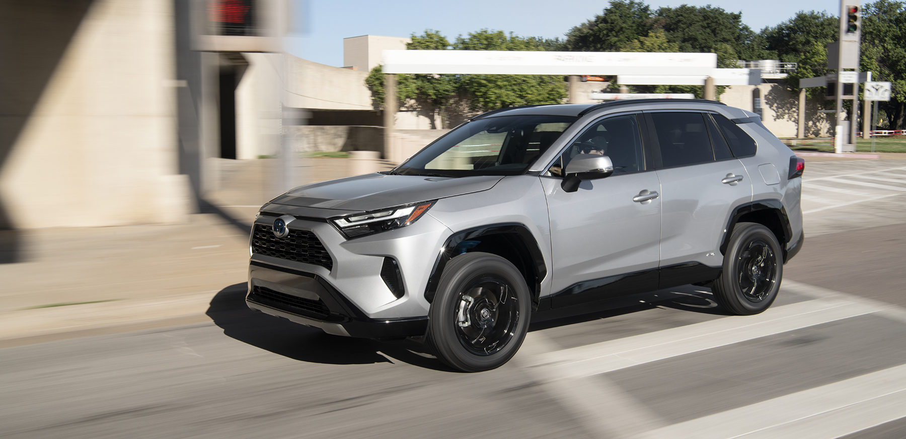 2022_Toyota_RAV4_SE_Hybrid8332-e1636719676450.jpg