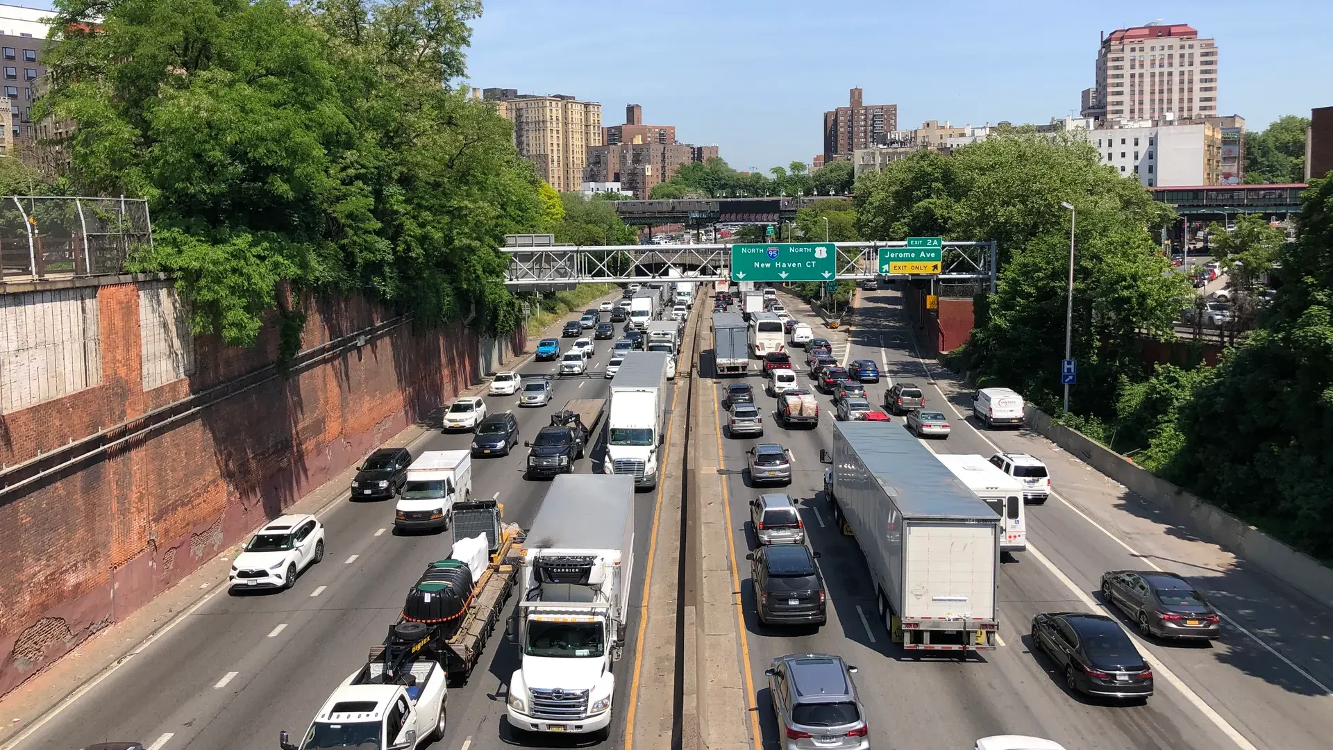 Bronx-NY-I-95-traffic-example-by-Famartin-e1764795841337.webp.webp